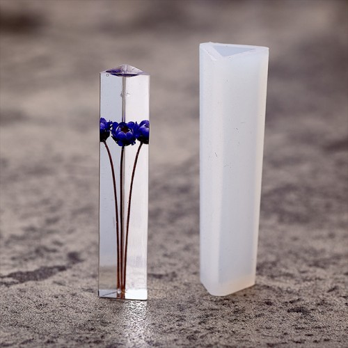Epoksi Üçgen Kolye Kalıbı Takı Kalıbı Silikon 5x1.7cm