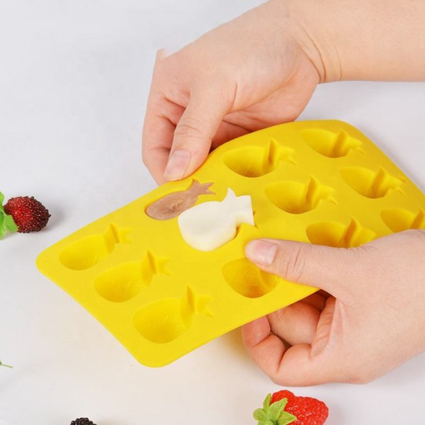 Çikolata Ananas Kalıbı Jelibon Ananas Şeker Hamuru Kalıbı Silikon Kalıbı GT2302