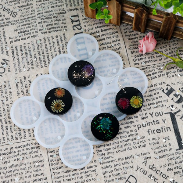 Epoksi Çoklu Yuvarlak Daire Delikli Anahtarlık Kolye Kalıbı Silikon 3.4x3.4cm GT9562